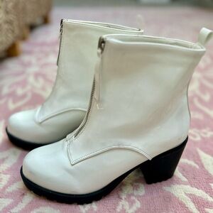 Lulu's new without tags White Platform Boots with Black Heel